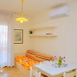 One Bedroom With Stunning Sea View * بيبيوني